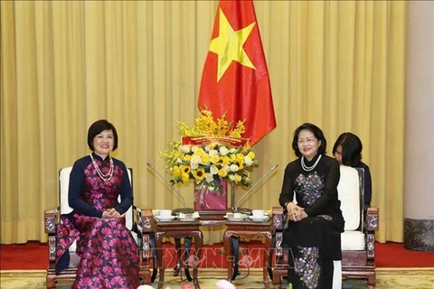 Elogia vicepresidenta de Vietnam actividades del Grupo de Mujeres de Comunidad de ASEAN