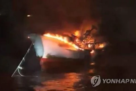 Cinco marineros vietnamitas desaparecidos en incendio de pesquero en Corea del Sur