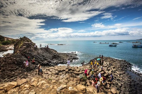 Decretan cierre temporal de sitios turísticos en provincias vietnamitas