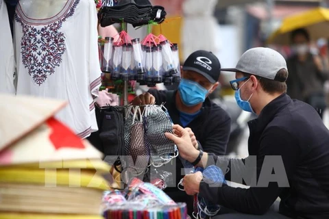 Vietnam puede satisfacer demanda de mascarillas, afirma ministro de Industria y Comercio