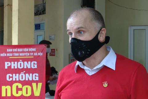 Extranjero residente en Vietnam promueve donación de sangre