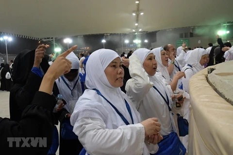 Ignoran peregrinos musulmanes riesgo de SARS-CoV-2 al reunirse en Indonesia
