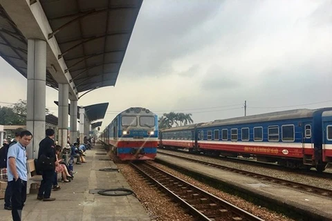 Suspenden varios itinerarios de trenes en Vietnam por COVID-19