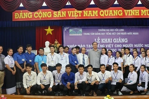 Más universidad autorizada a emitir certificado de idioma vietnamita a extranjeros