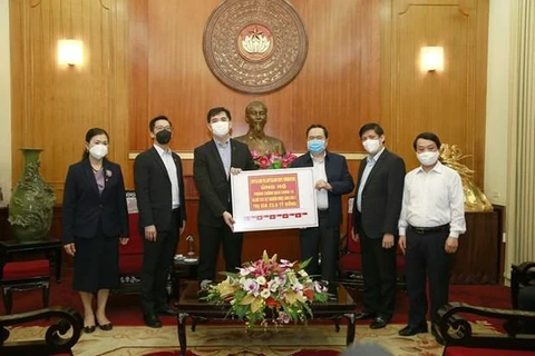 Ministerio de Salud de Vietnam recibe donación de suministros médicos