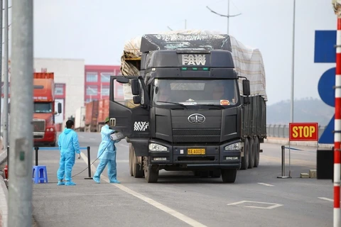 Reanudación de despacho aduanero en puertas fronterizas en Vietnam facilita comercio 