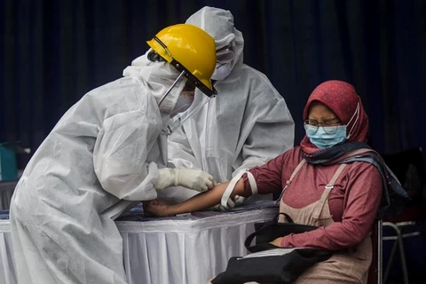 Indonesia amplía restricciones sociales en medio de pandemia 