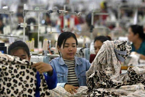 Mayoría de fábricas funcionan durante fiesta de año nuevo en Camboya