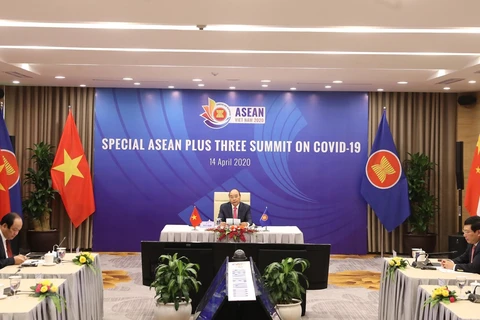 Premier vietnamita califica la coordinación estrecha de ASEAN como factor decisivo contra el COVID-19