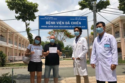 COVID-19: más infectados extranjeros dados de alta en Vietnam