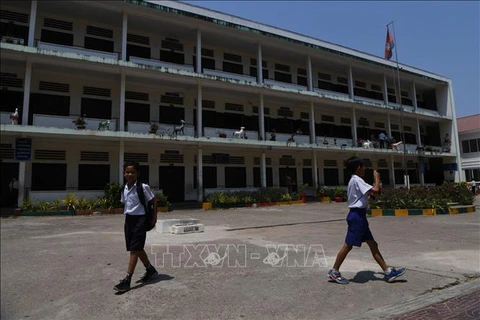 Camboya mantiene cerradas las escuelas por COVID-19