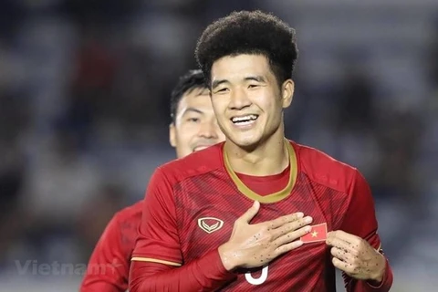 Otros dos futbolistas vietnamitas participan en campaña de AFC contra el COVID-19 