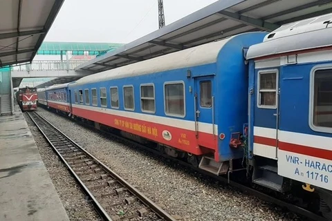 Trenes reanudan operaciones en Vietnam después del distanciamiento social