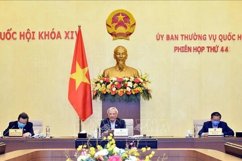Asamblea Nacional analiza política específica de Hanoi