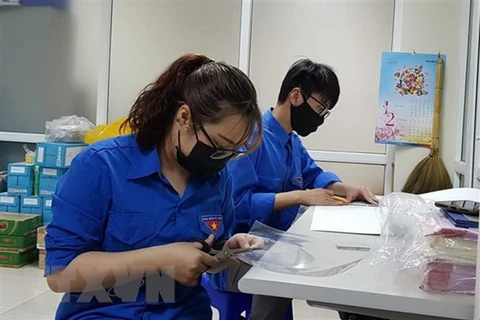 Crean más de 10 mil empleos para ayudar a trabajadores vietnamitas 
