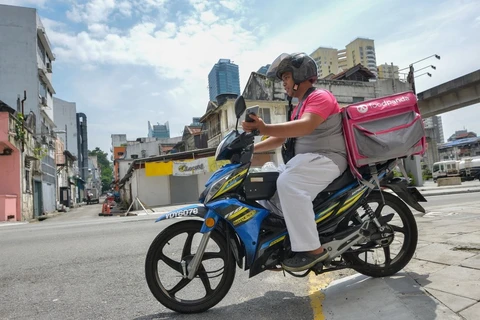 Reduce Malasia tasa de interés bancaria ante la epidemia de COVID -19