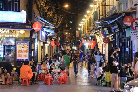 CNN: Vietnam empieza su vuelta gradual a la normalidad 