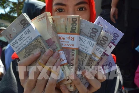 Banco Central de Indonesia explica política de impresión de dinero para salvar la economía