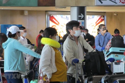 Repatrían a 340 ciudadanos vietnamitas de Japón a causa del COVID-19