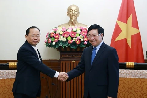 Viceprimer ministro de Vietnam recibe a embajador camboyano
