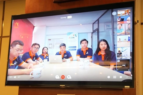 Presentan plataforma de conferencia desarrollada por ingenieros vietnamitas