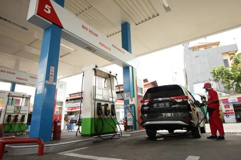 Indonesia apunta a declararse libre de las importaciones de petróleo a partir de 2026