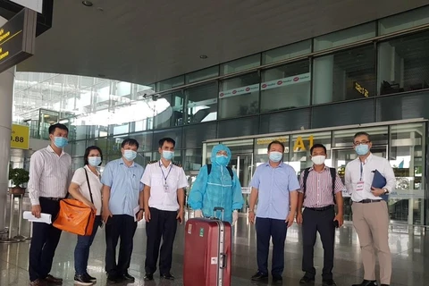 Exhortan a realizar medidas estrictas de cuarentena para expertos extranjeros que entren a Vietnam