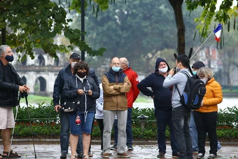 Crecimiento gradual de turistas a Hanoi después del distanciamiento social