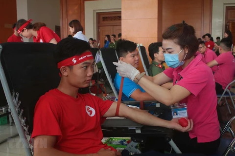 Honran a donantes de sangre en Ciudad Ho Chi Minh