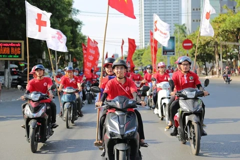 Honran en Vietnam a los 100 donantes de sangre más destacados en el país