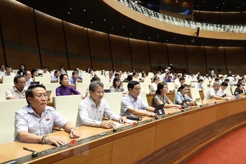 Parlamento de Vietnam continúa debates sobre proyectos de ley 