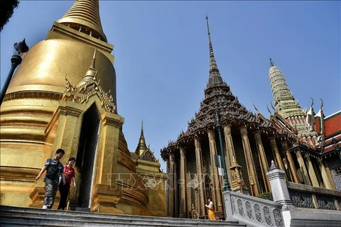 Tailandia e Indonesia planean recibir turistas extranjeros