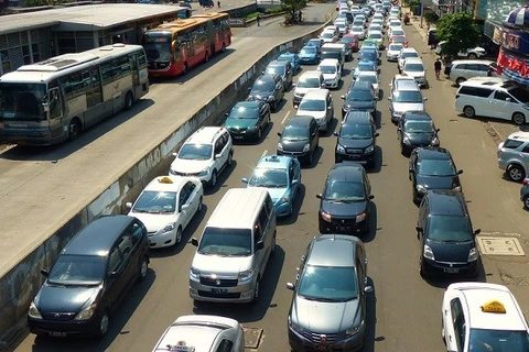 Ventas de autos de Indonesia reportan reducción más baja en historia