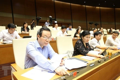 Asamblea Nacional de Vietnam continúa debates sobre importantes proyectos de ley 