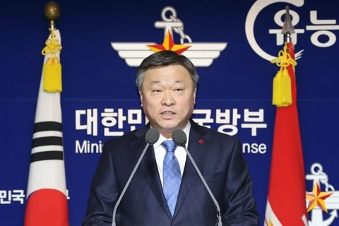 Debaten Corea del Sur y Singapur estrategias de defensa