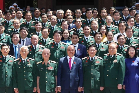 Premier vietnamita asiste al X Congreso de Emulación de Comisión Central Militar