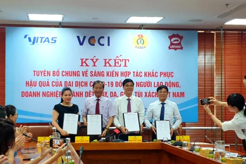 Sindicato holandés firma declaración conjunta para ayudar al sector textil en Vietnam