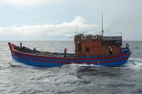 Malasia evalúa medidas más rigurosas contra violación de territorios marítimos de pescadores foráneos