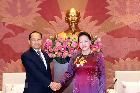 Presidenta de Asamblea Nacional de Vietnam recibe a nuevo embajador camboyano