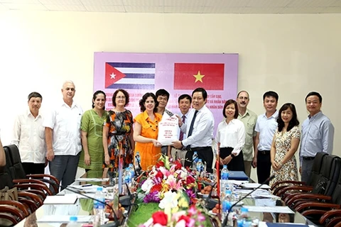 Realiza Vietnam entrega solidaria de arroz a Cuba