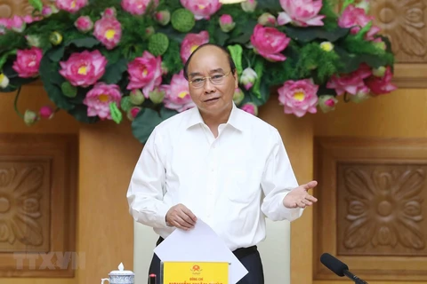 Premier de Vietnam insta a innovar en políticas financieras y monetarias