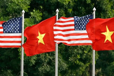 Senador estadounidense destaca significado de aniversario de nexos con Vietnam