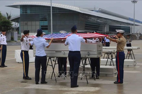 Efectúan ceremonia de repatriación de restos de militares estadounidenses en Hanoi