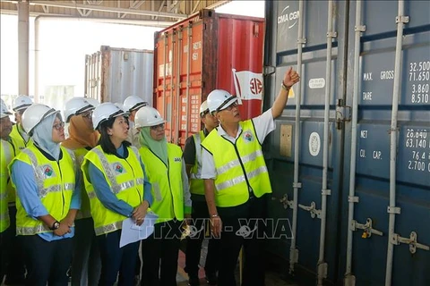Detectan 110 contenedores con desechos tóxicos en puerto de Malasia