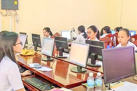 Impartirán curso gratuito de uso de Internet para alumnos vietnamitas
