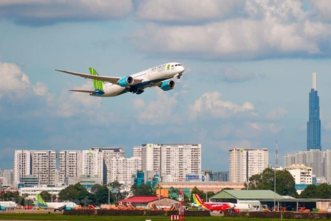 Aumentan vuelos para apoyar a pasajeros en Da Nang