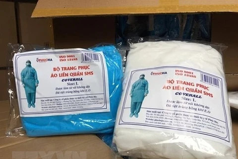 Vietnam: Procesan a cuatro individuos por vender falsificaciones de ropa de protección médica