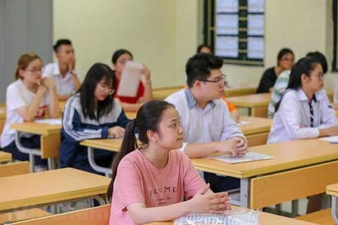 Completa Vietnam preparativos para examen de graduación de bachillerato 