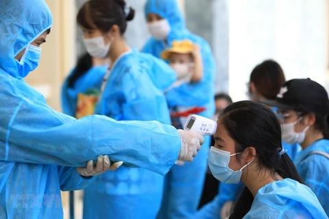 Instan a fortalecer medidas antiepidémicas en centros médicos en Vietnam 