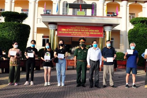 Completan período de aislamiento ciudadanos vietnamitas provenientes del extranjero 
